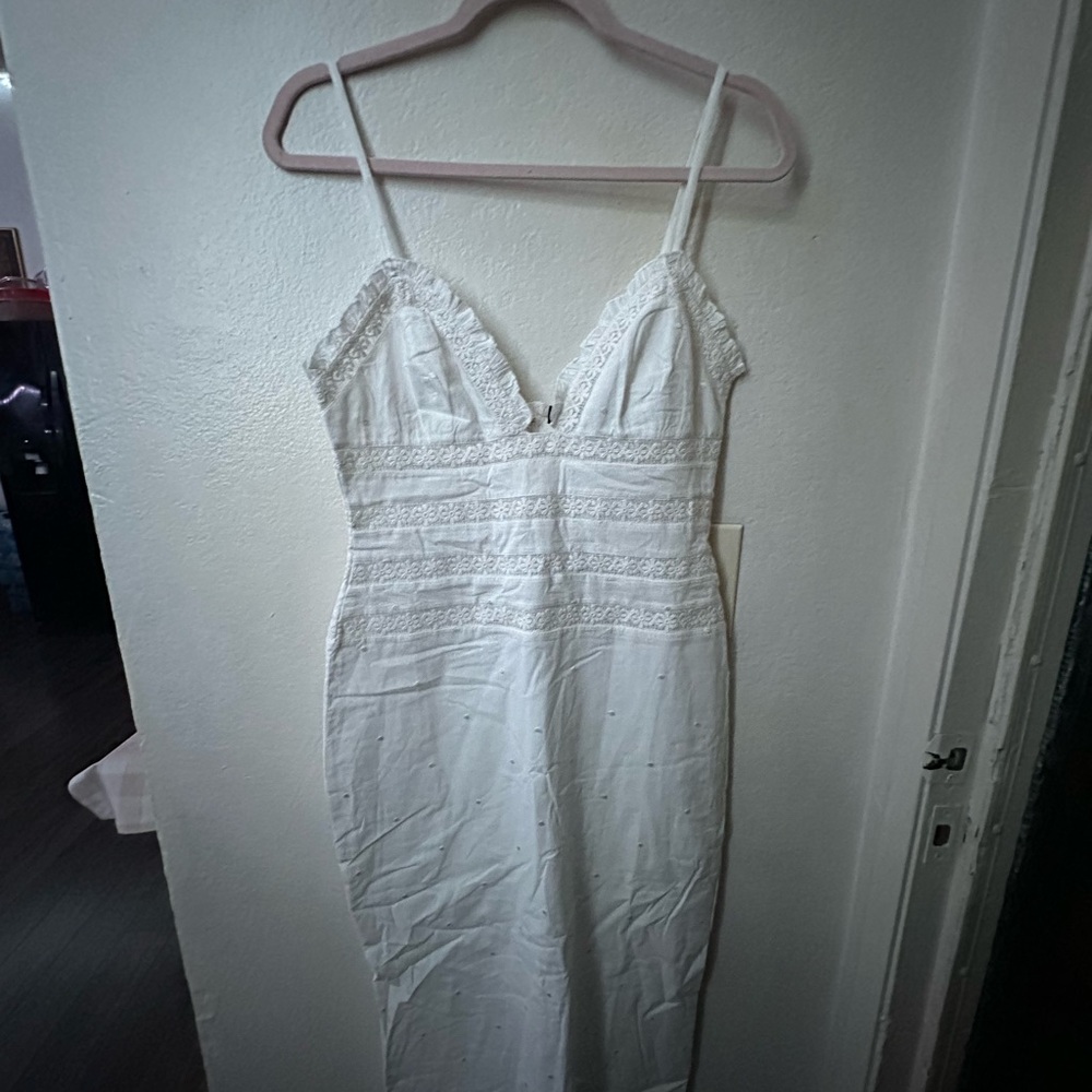 MAJORELLE White Lace Midi Dress - Picture 2 of 4